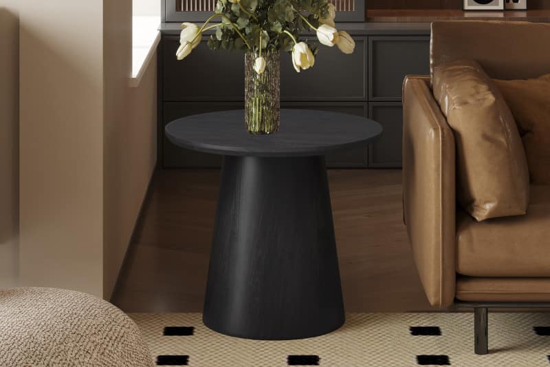 Table 'Miklos' – Image 3